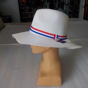 White Wide Brim Floppy Hat - New